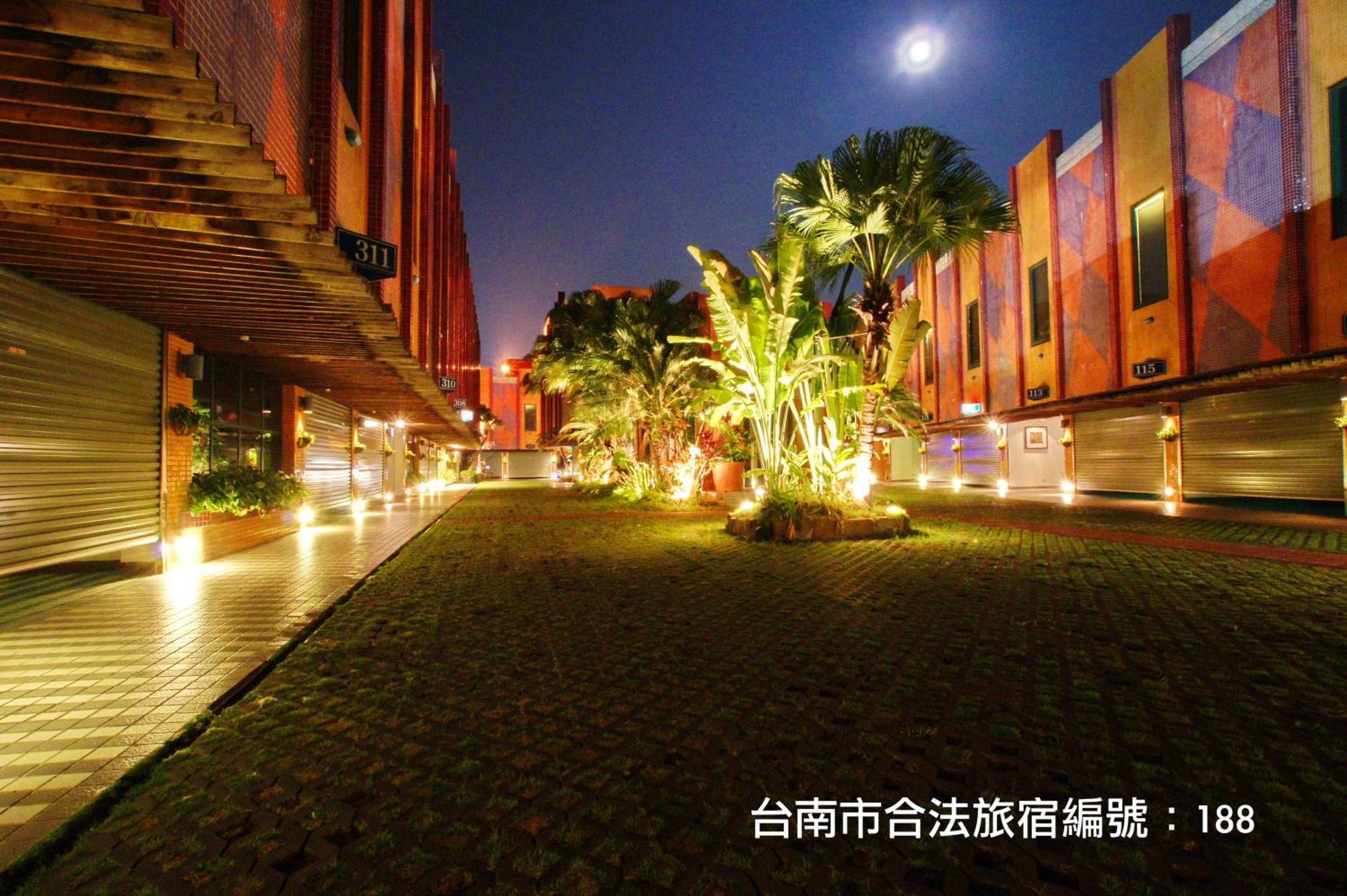 假日汽车旅馆 台南 外观 照片